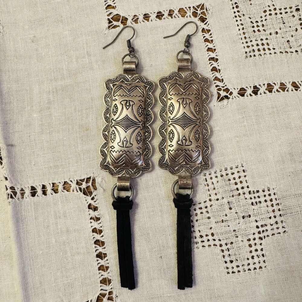 Vintage Southwestern Silver Tone Earrings 5” Brown Suede Tassel Western Boho - Picture 2 of 7